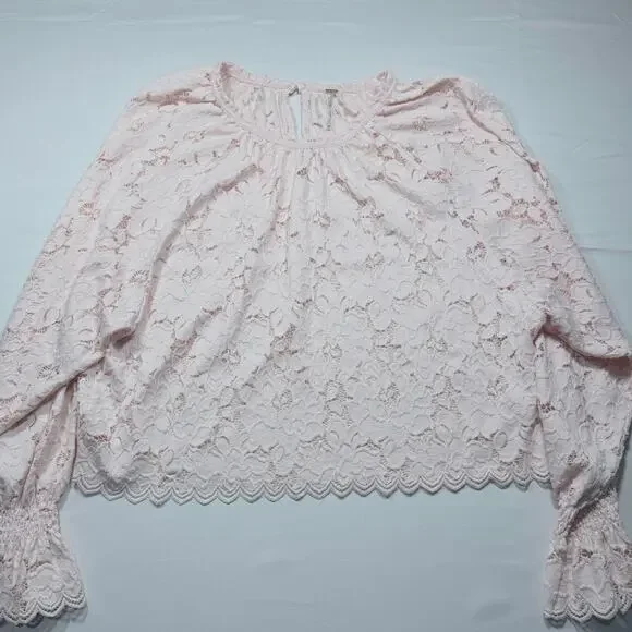 Free People Pink Lace Blouse Top Sz M Sheer Floral Lace Scallop Hem Boho - Picture 2 of 5